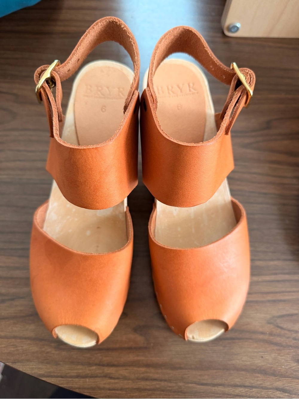 BRYR Miranda Peep Toe Clog Sz 6